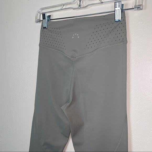 Varley olive green legging size extra extra small - Picture 4 of 10